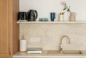 Heritage No 4 Stylish Studio with Iconic Views in the Heart of the City