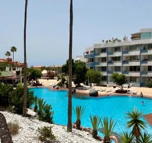 Air conditioning, private parking and fully equipped Kitchen in hotel room in Golf del Sur, Tenerife - Oroteanda Baja