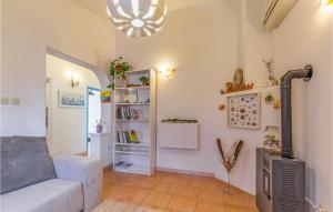 2 Bedroom Cozy Apartment In Premantura 