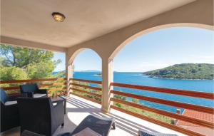 Gorgeous Apartment In Karbuni With Wifi