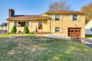 4 Mi to Beach Furnished Deck at Waterford Home! - Coventry