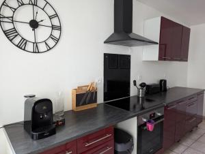 Appartement spacieux 2 chambres 100m2 centre petite ville