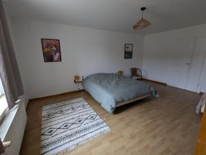 Appartement spacieux 2 chambres 100m2 centre petite ville