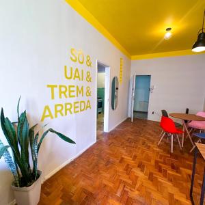 ApĂȘ Mary I Colorido, estiloso e vibrante
