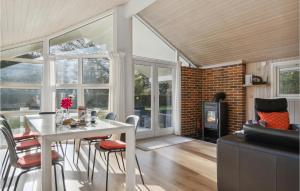 Beautiful Home In Humble With Sauna