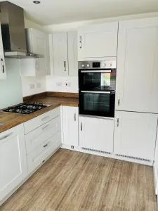 Modern Contemporary with Parking - Castleton