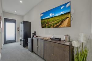 The Bentley Hotel on 290