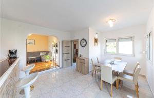 Apartment Kastel Kambelovac 10