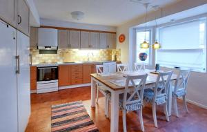 Beautiful Home In Höganäs With Wifi