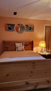 Charming - 2 bedrooms suite, 1 full bath & family room