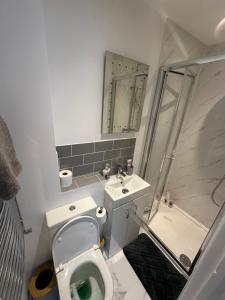 6 beds - 5 bedroom house in Orpington