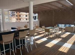 Vista Mar Unlimited Frente Mar Ar Condicionado Garagem Arrumação Andar Alto e piscina aquecida, sauna e muito mais!