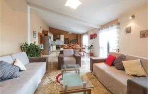 6 Bedroom Gorgeous Home In Kastel Stari 
