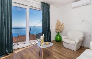 Cozy Home In Bregi With Wifi