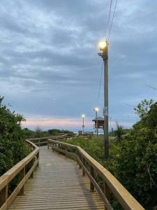 Apartamento encantador com piscina, em frente praia