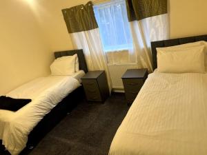 Spacious City Centre Home Near Hospital & M5