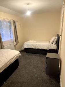 Spacious City Centre Home Near Hospital & M5