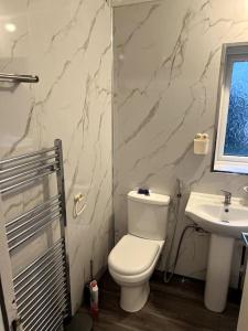 Spacious City Centre Home Near Hospital & M5