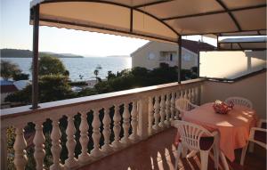 Two-Bedroom Apartment In Srima