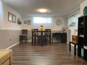 2 bedroom rental apartment , 1 sofa bed, 2 car parking