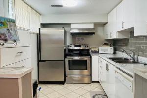 2 bedroom rental apartment , 1 sofa bed, 2 car parking