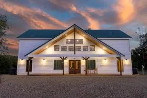 Riverfront, Ping Pong, Hot Tub, Switch, Play Area - Valliant