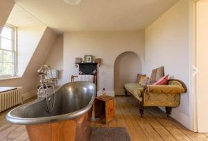 Amazing Dockyard Historical Georgian House