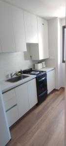 Amplio y luminoso monoambiente a 100 mts del mar