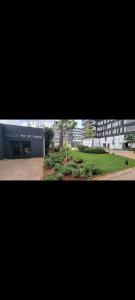 Cosy studio avec grande terasse et parking CFC