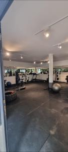 Cosy studio avec grande terasse et parking CFC