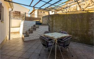 2 Bedroom Beautiful Apartment In Senj