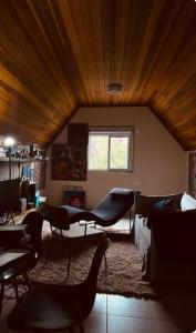 Casa ao lado Pedreira Paulo Leminski confortável 15 min centro da cidade e centro histórico pontos turísticos shows eventos fácil acesso com estacionamento