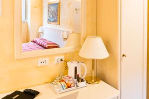 Classic Double or Twin Room room in Domus Trevi