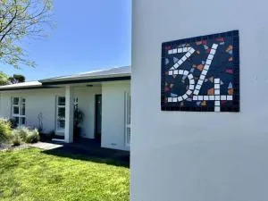 Mermaids Rest Awaits - Emu Point