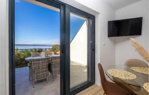 Cozy Apartment In Dramalj With Wifi 