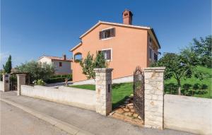 Beautiful Apartment In Tar-Vabriga With Kitchen 