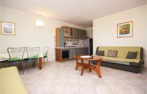 Two-Bedroom Apartment In Zatoglav