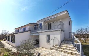 Gorgeous Apartment In Trget With Wifi