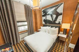 Standard Double Room room in Ameritania at Times Square
