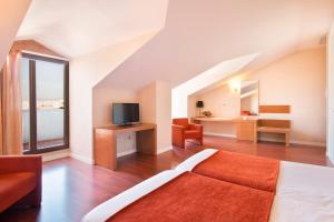 Double or Twin Room room in Hotel Granada Palace