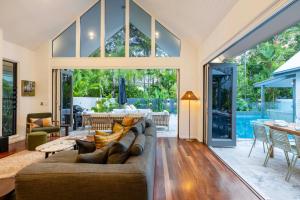 Sea Pavilion - Luxury home sleeps 12 guests