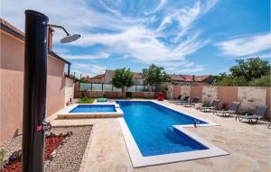 Beautiful Home In Benkovac With Sauna