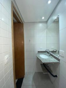 Suíte com copa Casa 364 em Santos