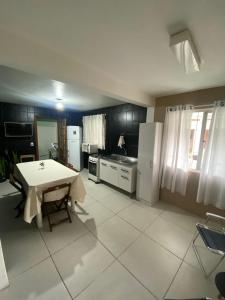 Lagoa da Conceição Apartments AC -cozinha completa-centrinho da lagoa