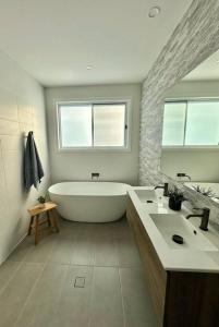 Aquila Beach Retreat