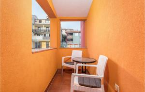 Lovely Apartment In Pula With Kitchen