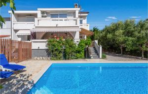 Cozy Home In Punat With Wifi