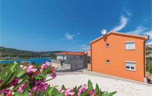 Two-Bedroom Apartment In Sevid