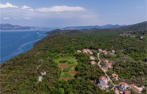 Lovely Apartment In Osobljava With Wifi