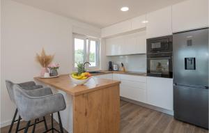 4 Bedroom Stunning Home In Grubine